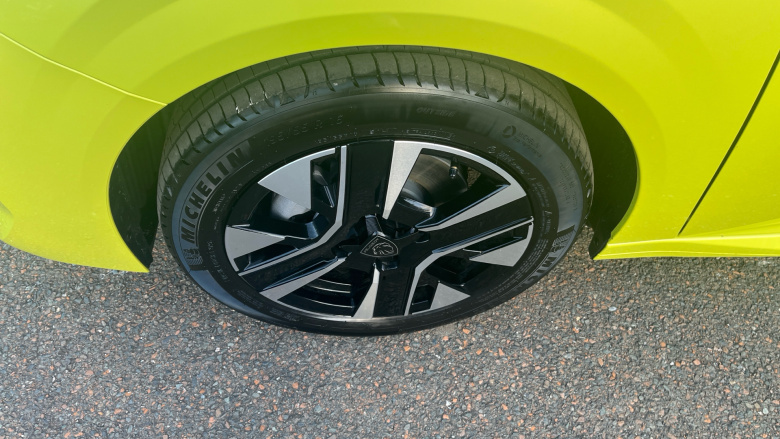 Peugeot 208 1.2 PureTech 100 Allure 5dr Petrol Hatchback